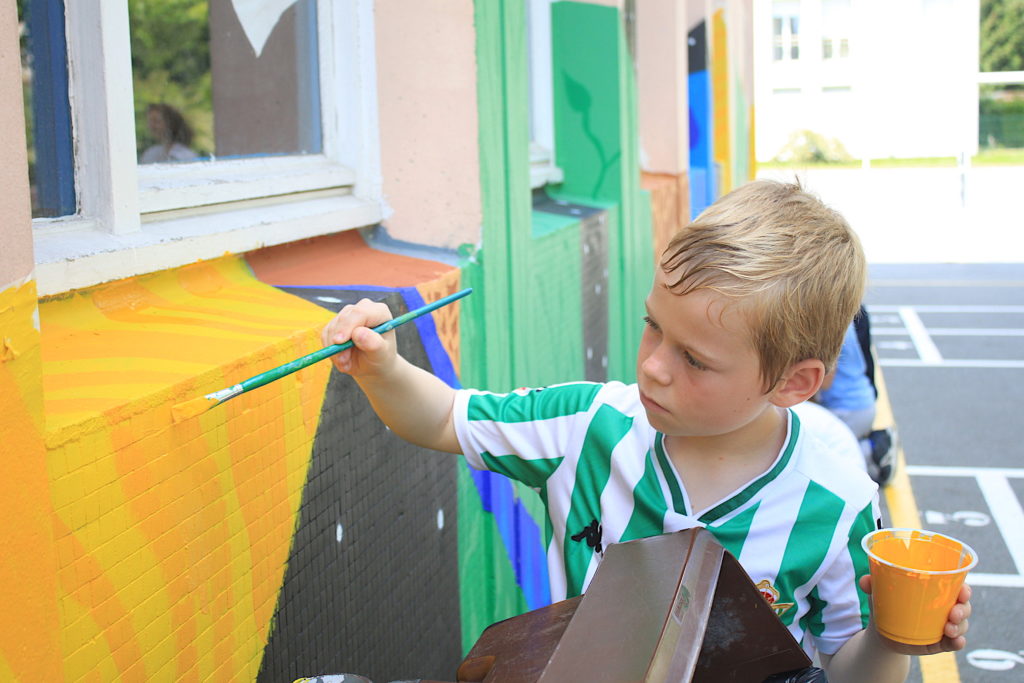 école projet artistique pédagogique enfant peinture street art mur