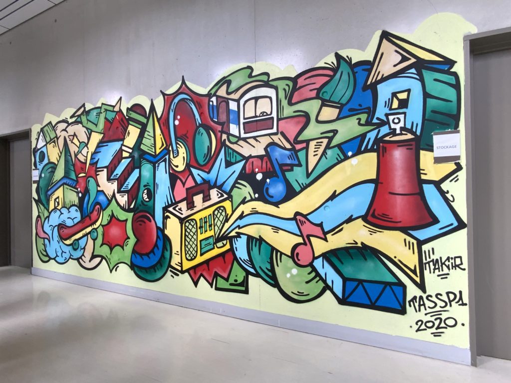 fresque graffiti paris