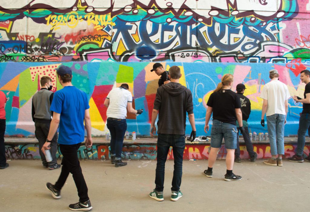 atelier_streetart_graffiti_jeune_élèves_scolaire_activités_créatif_art_pédagogique_ludique