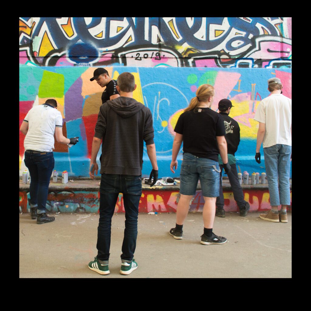 atelier-graffiti-sur-mur-1